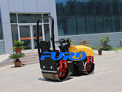 抓住特色打通渠道，全液壓小型壓路機廠家順利發(fā)展