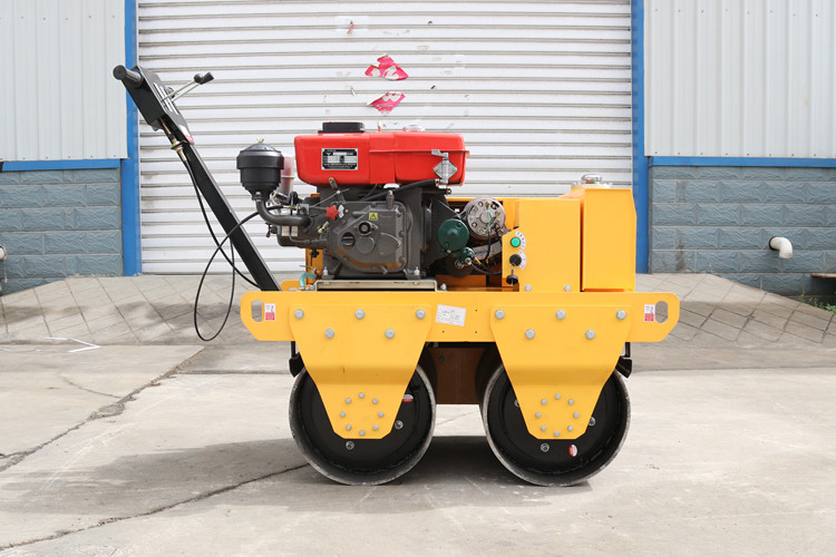 對(duì)于小型手扶壓路機(jī)的這些使用環(huán)境您要明白！